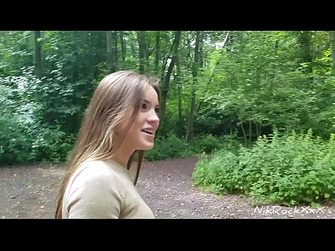 ❤️ Evelinari toki publiko batean izorratzen genuela proposatu nion! Baietz esan zuen. Orduan ipurdian izorratu eta ahoan esperma. Orduan bere burua haserretu zen. ❤️❌ Porno gugan ❌